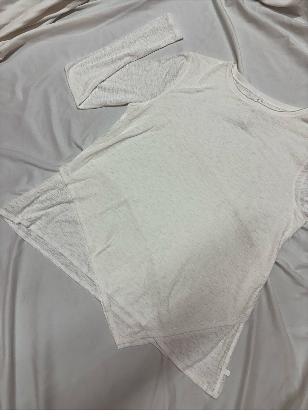 Lululemon Athletica White Long Sleeve Flowing Top | Size 6